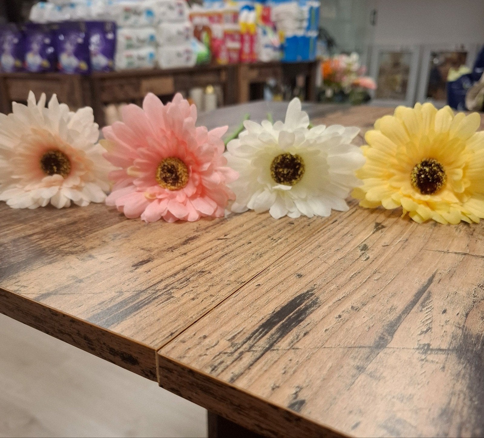 Gerbera's per stuk in 4 verschillende kleuren, Binnen, Nieuw, Textiel, Ophalen of Verzenden