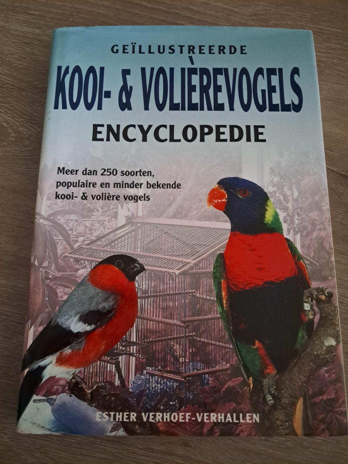 C6 Geïllustreerde Kooivogels & Volièrevogels Encyclopedie, Boeken, Gelezen, Esther Verhoef-Verhallen, Ophalen of Verzenden, Los deel