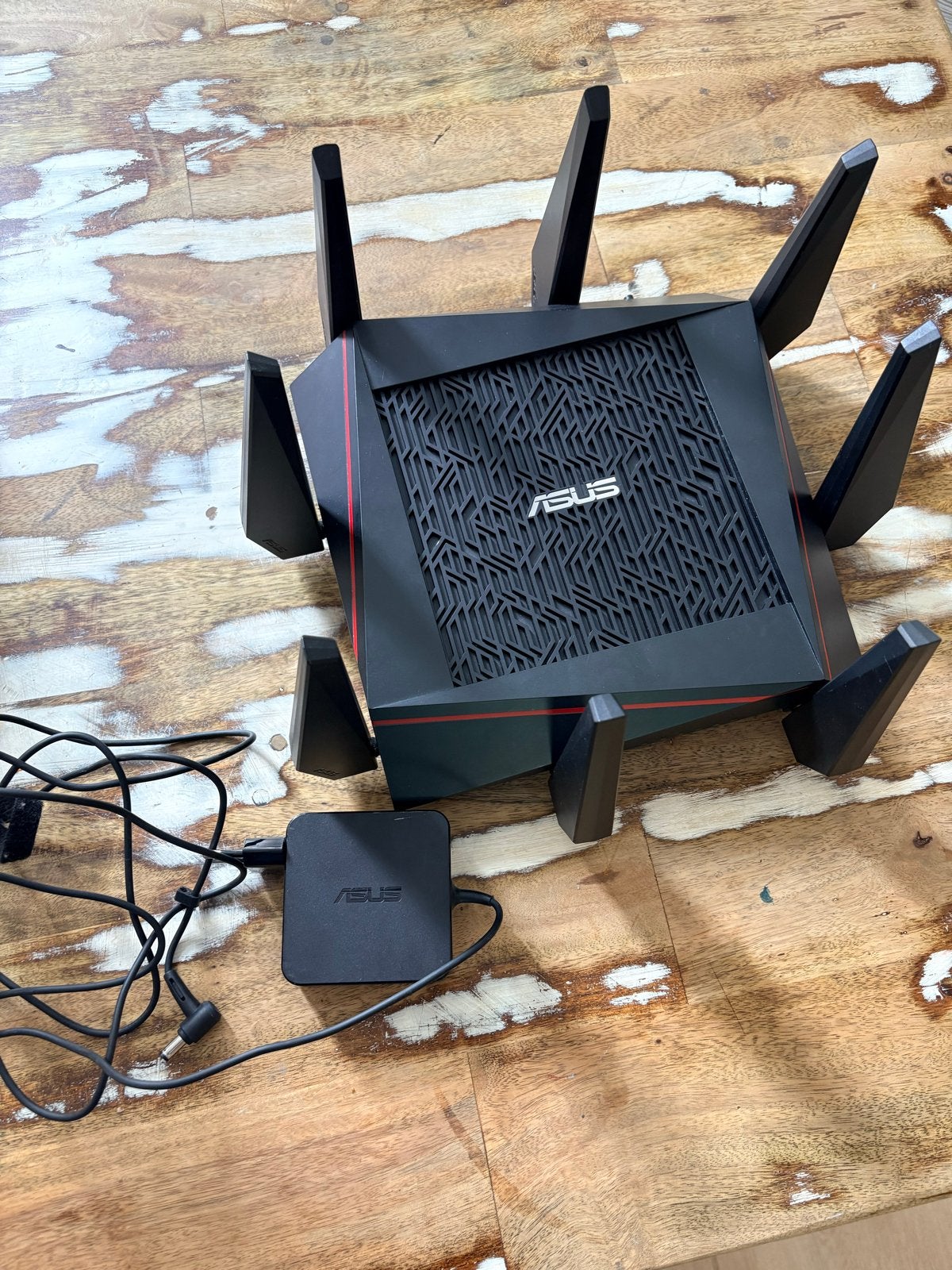 Asus RT-AC5300 Router met laatste firmware, Computers en Software, Routers en Modems, Ophalen of Verzenden, Zo goed als nieuw