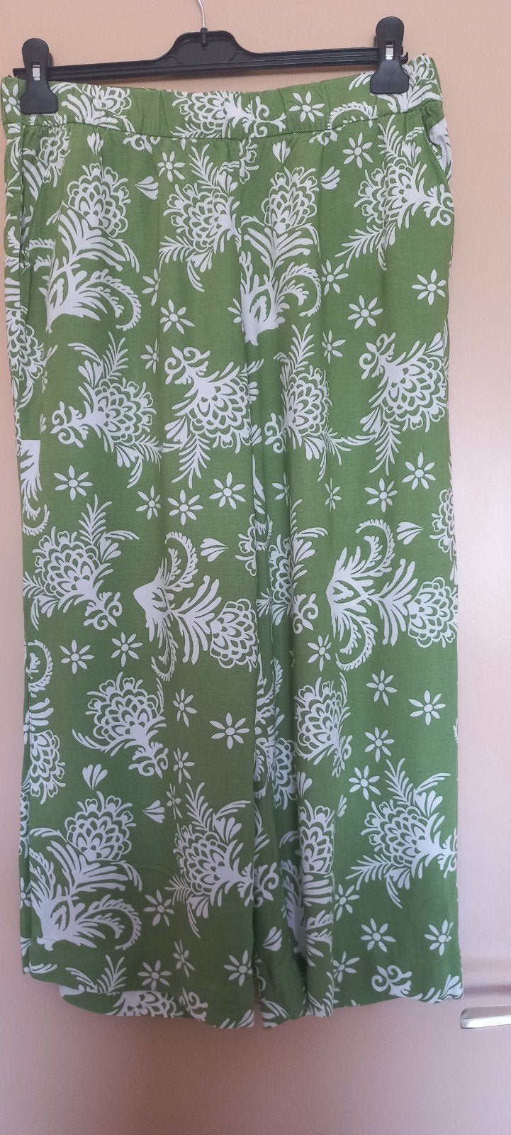 Groen/witte culotte mt 44 Bonprix, Kleding | Dames, Broeken en Pantalons, Bonprix, Maat 42/44 (L), Ophalen of Verzenden, Zo goed als nieuw