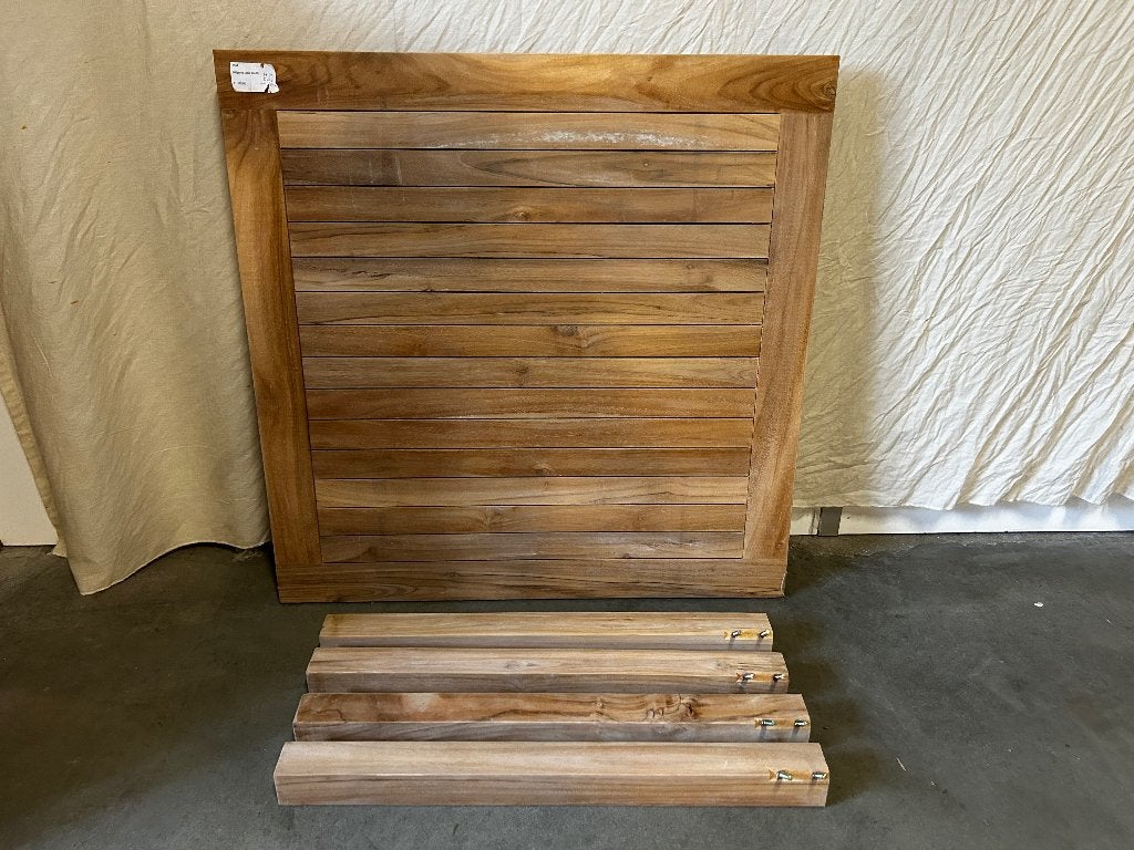 Tuintafel - 90 x 90 cm - massief teakhout - Bij TTM Wonen, TTM Wonen, Meubels – (Perzische) Tapijten en Woonaccessoires, Taag 63, 2491 CS, Den Haag (Forepark)