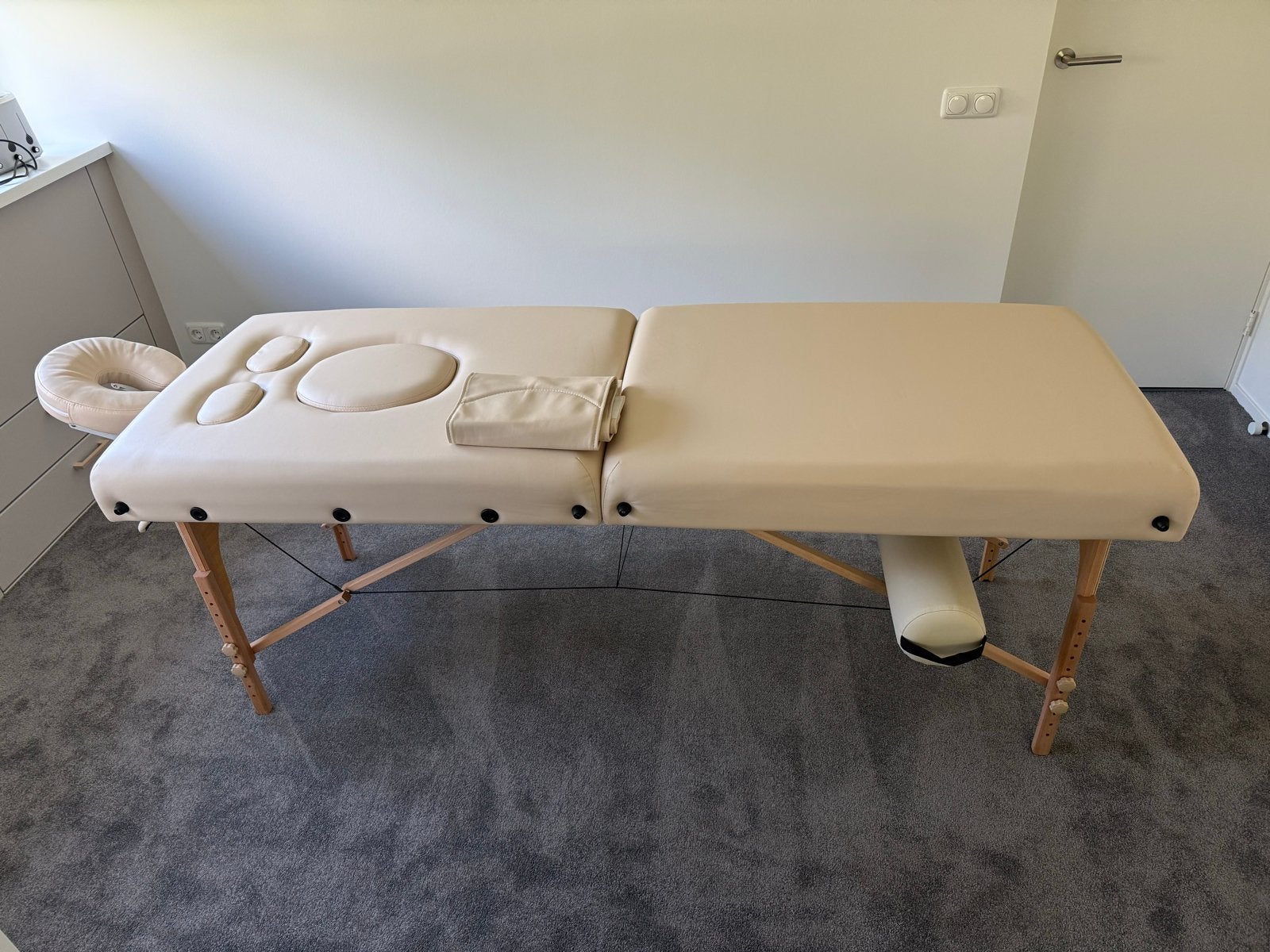 Zeer nette (zwangerschaps) massage tafel incl. toebehoren, Diensten en Vakmensen, Ontspanningsmassage