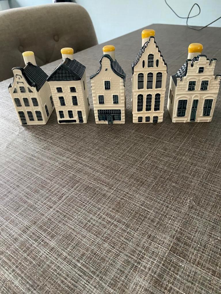 Klm huisjes nr 13-26-36-52-76, Ophalen of Verzenden, Zo goed als nieuw, 41 t/m 60, Gevuld
