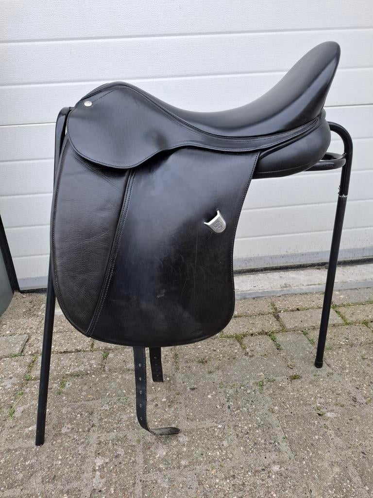 Bates dressuurzadel 18, Dressuur, Ophalen of Verzenden, Zo goed als nieuw