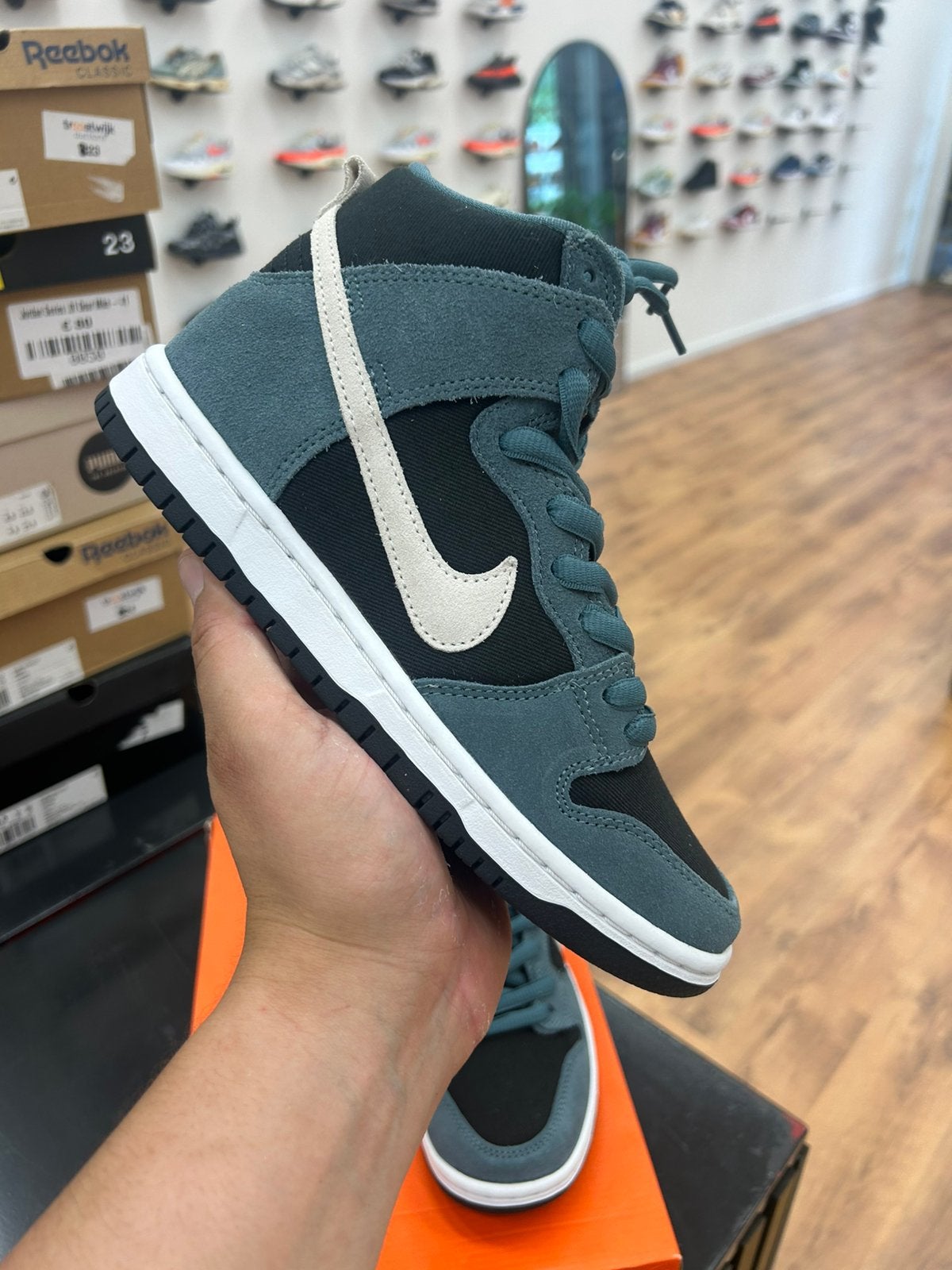 Nike SB Dunk High Pro “Mineral Slate” 38, Schoenen, Nieuw, Ophalen of Verzenden, A