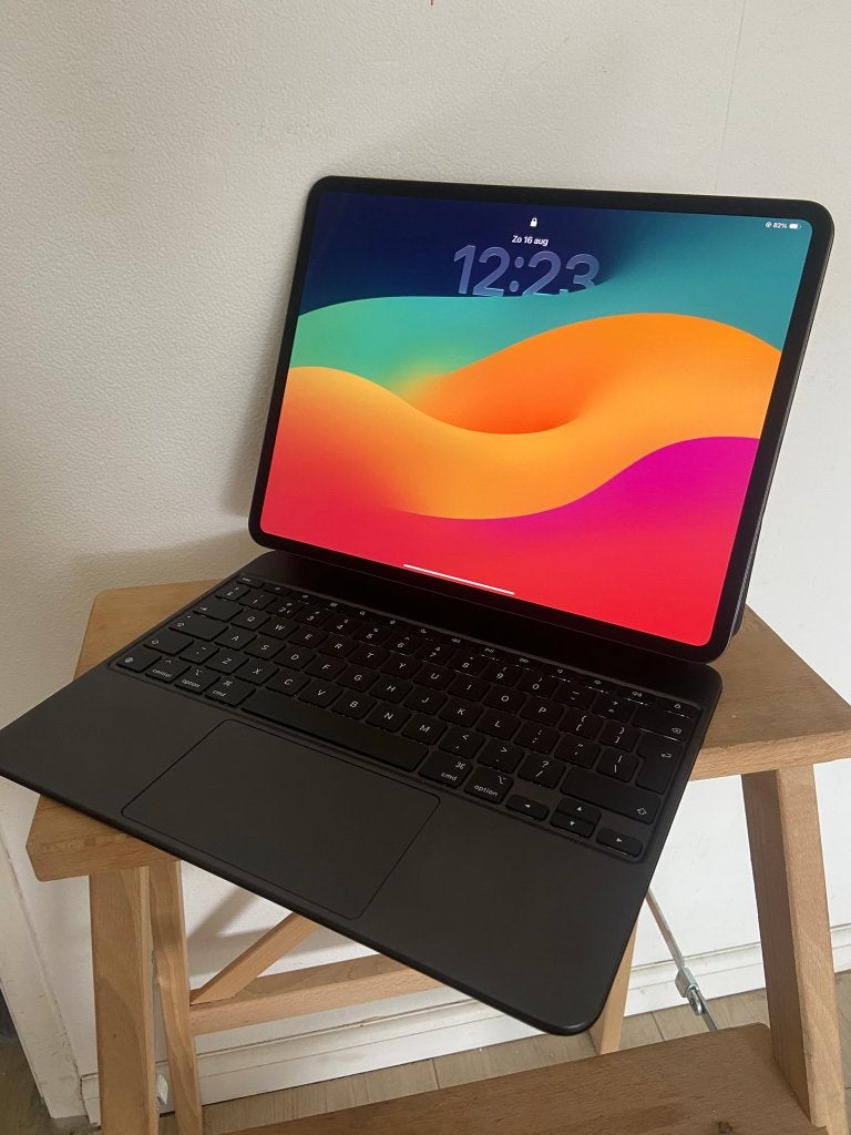 iPad Pro 13-inch M4 + Magic Keyboard | 100% batterij, Computers en Software, Apple iPads, Ophalen, 13 inch of meer, Zo goed als nieuw