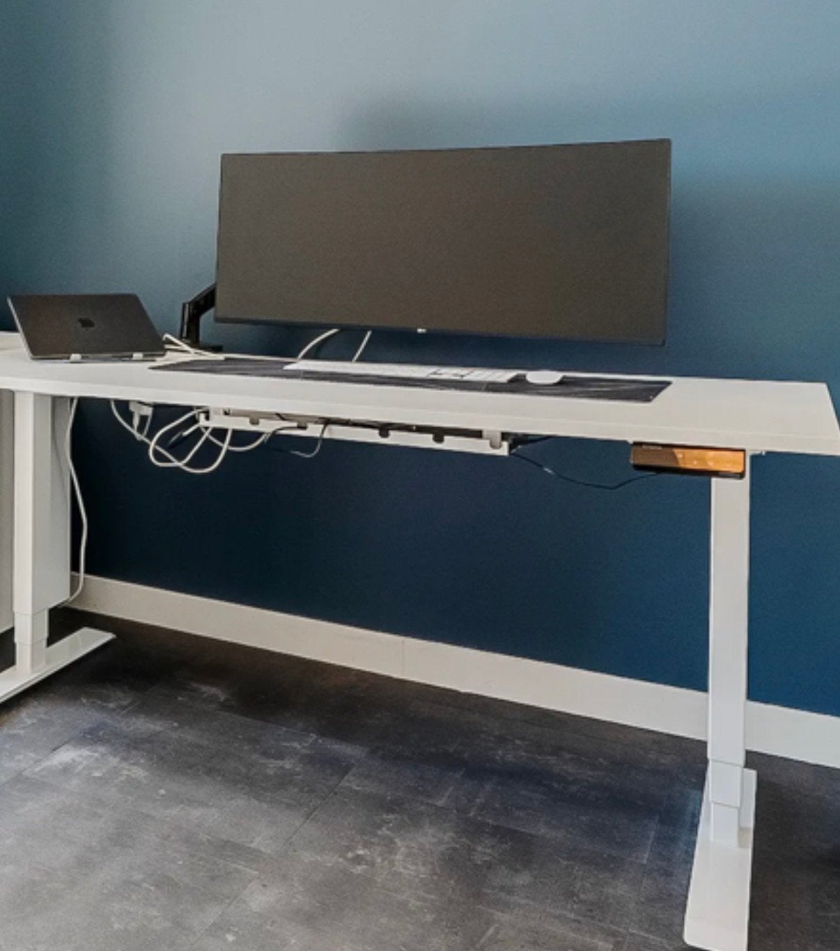 Zit-sta bureau, Ophalen, Elektrisch, Zo goed als nieuw