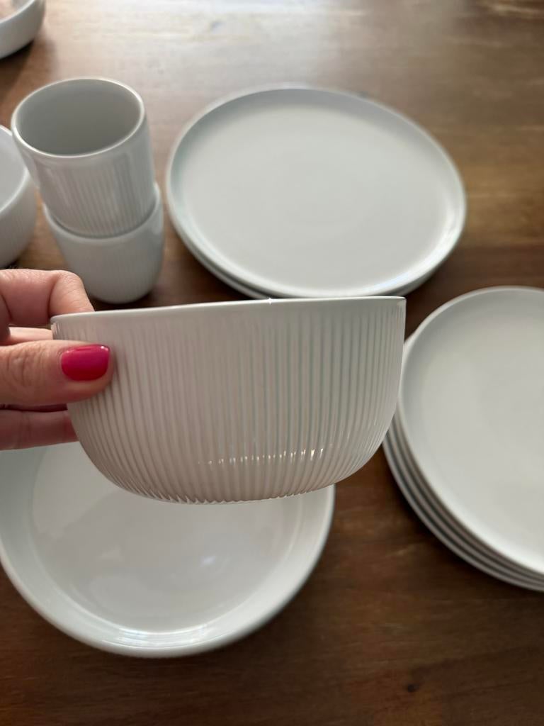 Wit servies: borden, kommen en bekers, Ophalen, Zo goed als nieuw, Wit, Overige typen