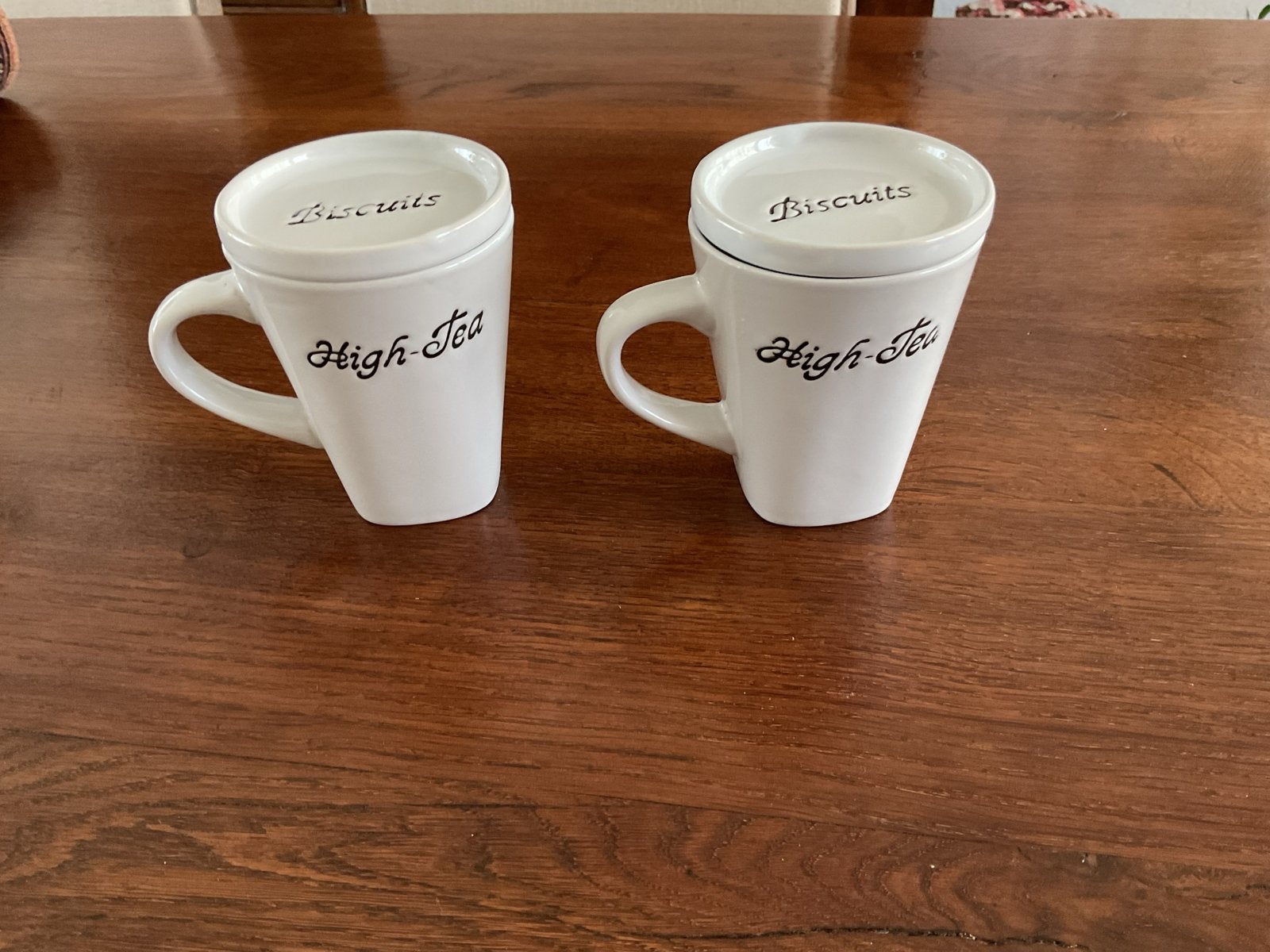 Set van 2 High Tea mokken met deksel 'Biscuits', Ophalen of Verzenden, Nieuw, Keramiek, Mok
