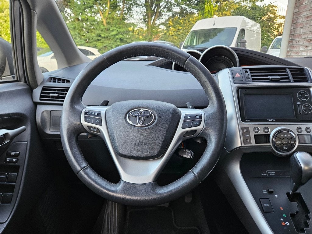 Toyota Verso 1.8 VVT-i Aspiration Automaat! Trekhaak! Camera, 450 kg, Gebruikt, 4 cilinders, 1300 kg