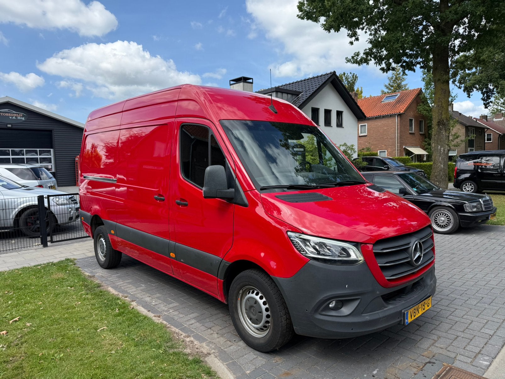 Mercedes-Benz Sprinter v6 3.0 l2h2 AUT 2019 Rood 319, Auto's, Automaat, Zwart, 190 pk, 2987 cc