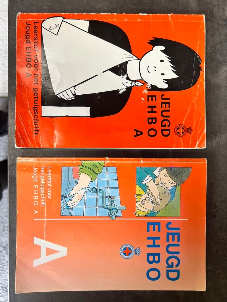 Boekjes Jeugd-EHBO 1982 en 1991, Ophalen of Verzenden, Gelezen