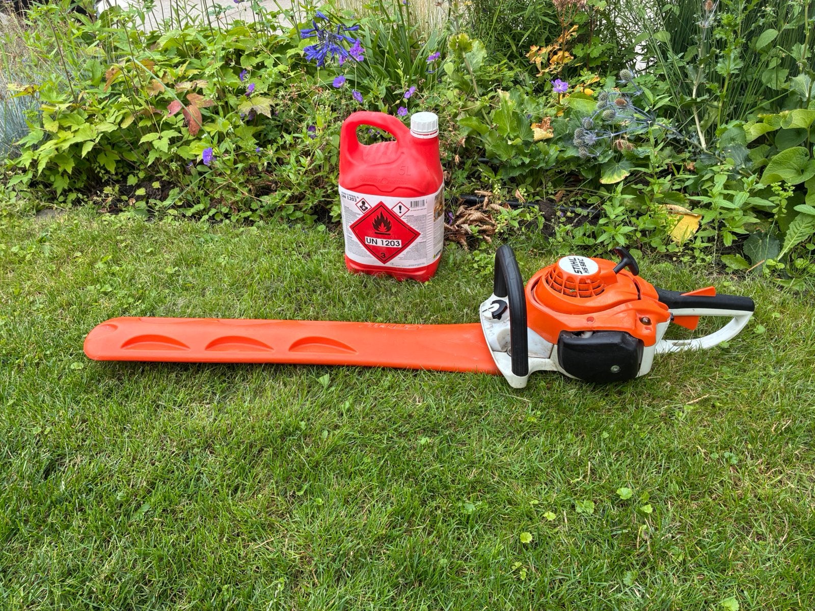 Stihl HS 56 C HS56C benzine heggenschaar (60 cm), Ophalen, Zo goed als nieuw, Benzine