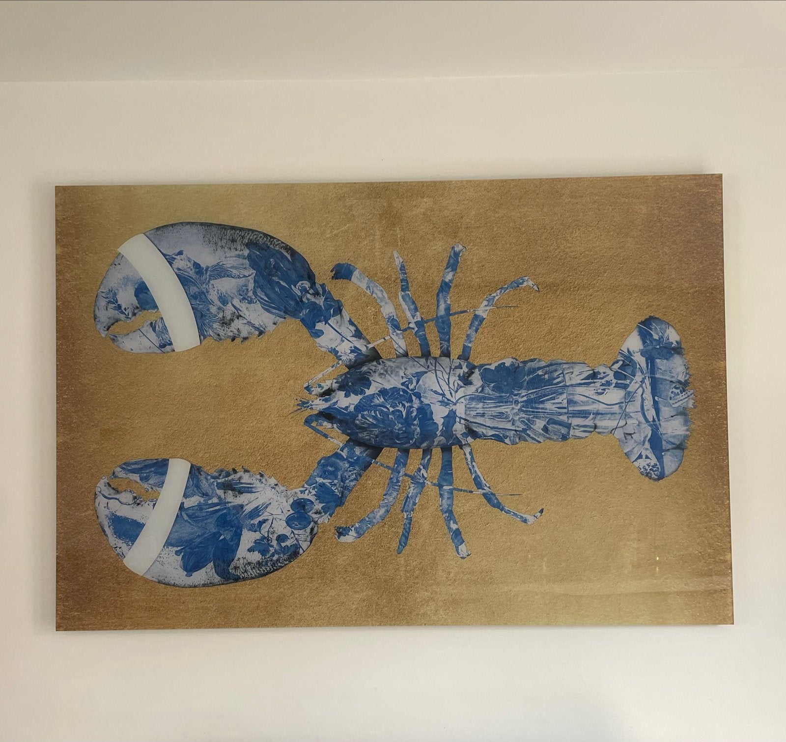 Moderne kunst: Delfts blauwe kreeft op goudkleurige achtergr, Antiek en Kunst, Kunst | Schilderijen | Modern, Dieren, Print, Overige materialen