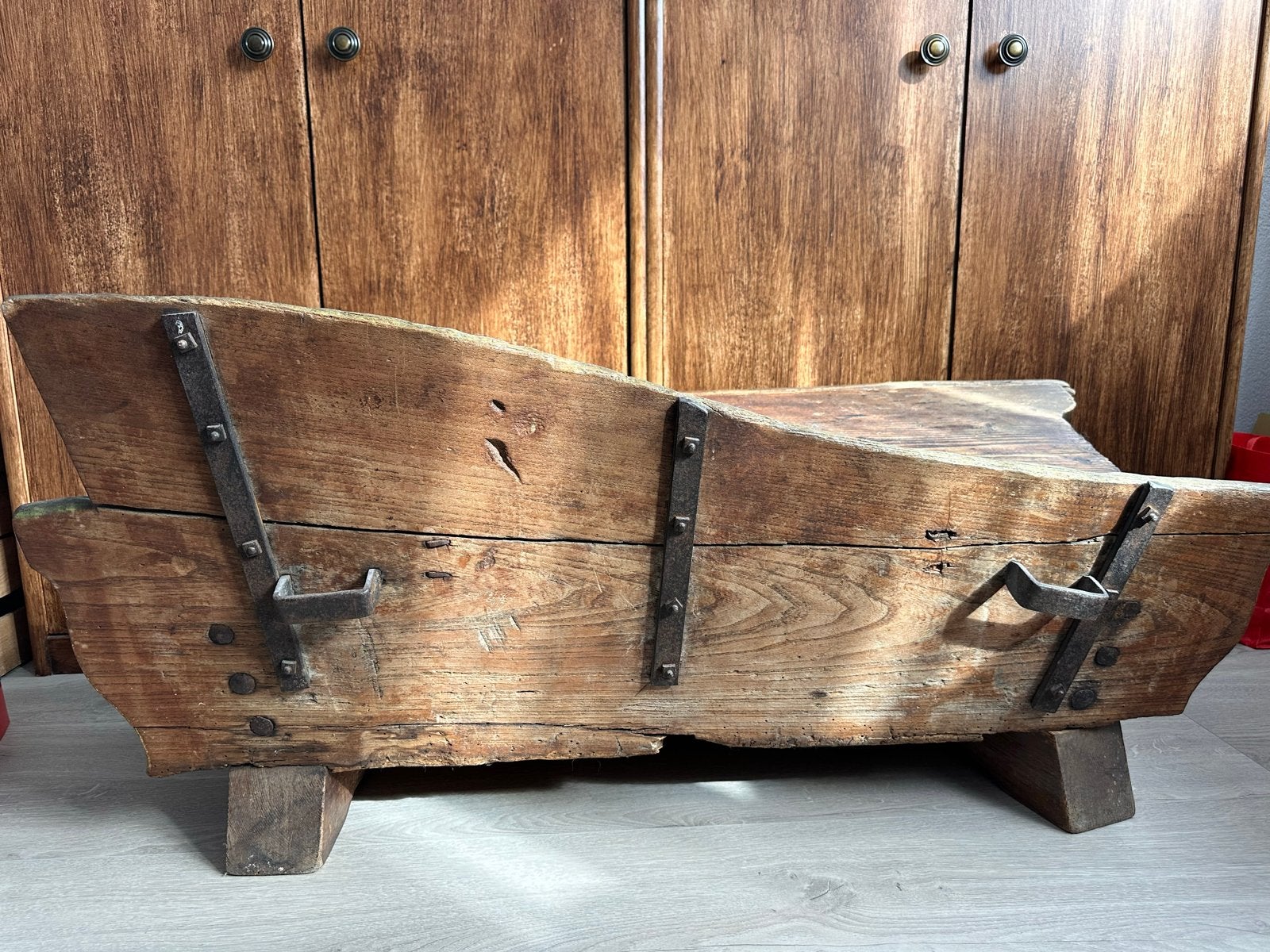 Antieke houten zitkist met handgesneden decoratie, Ophalen