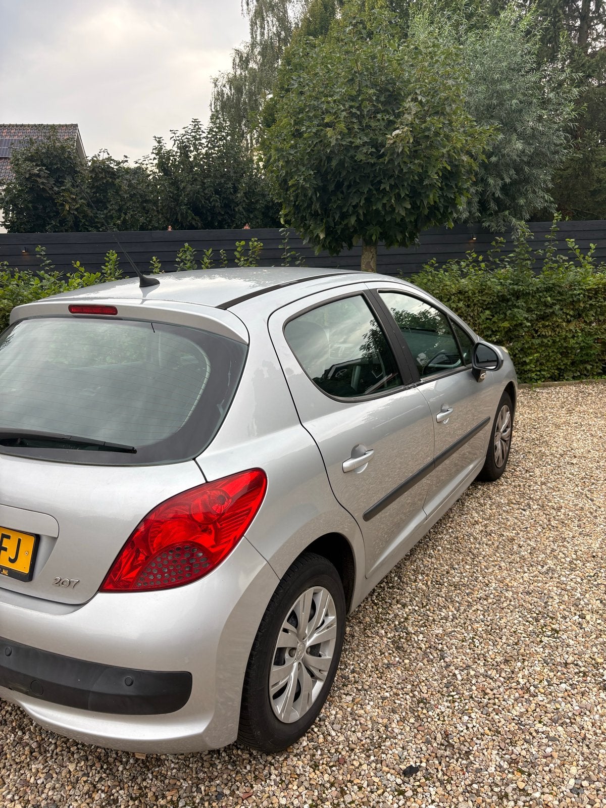 Peugeot 207 1.4 16V 5DRS 2007 Grijs, Voorwielaandrijving, 1360 cc, 4 cilinders, 49 €/maand