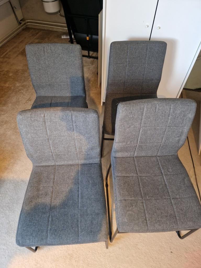 4 gelijke bijna nieuwe stoelen, Auto-onderdelen, Interieur en Bekleding, Ophalen, Nieuw