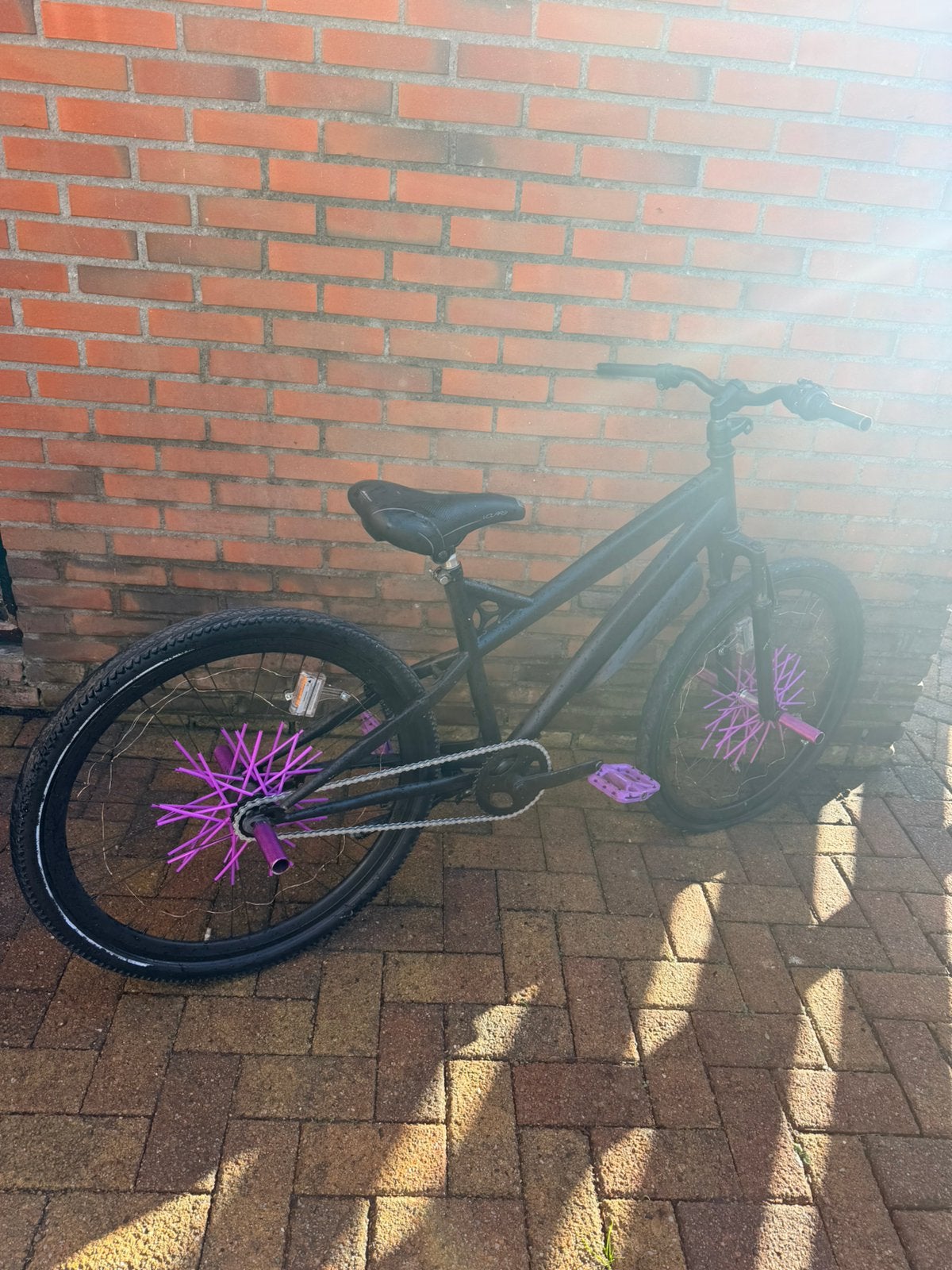 Stoere zwarte wheeliefiets met paarse details, Ophalen of Verzenden, Gebruikt, Overige typen, 60 tot 80 kg