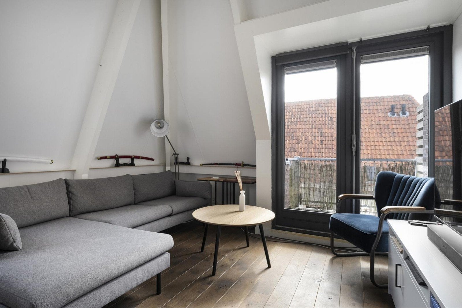 Bank met tafel, Ophalen, 100 tot 125 cm, Zo goed als nieuw, Rechte bank