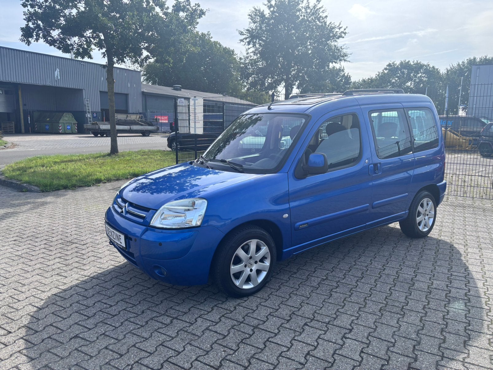 Zeer mooie berlingo 1.6 pano dak en airco, Auto's, Voorwielaandrijving, Dealer onderhouden, Stof, 4 cilinders