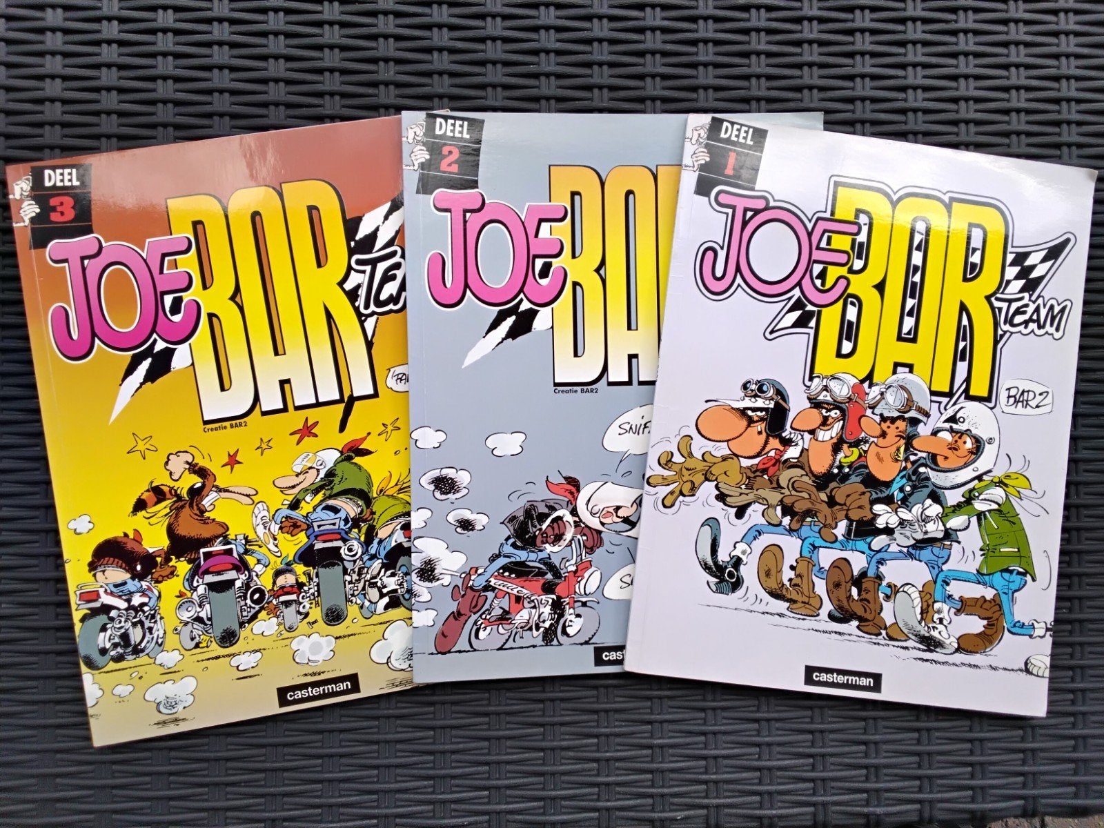 Joe Bar Team - Deel 1, 2 en 3, Ophalen