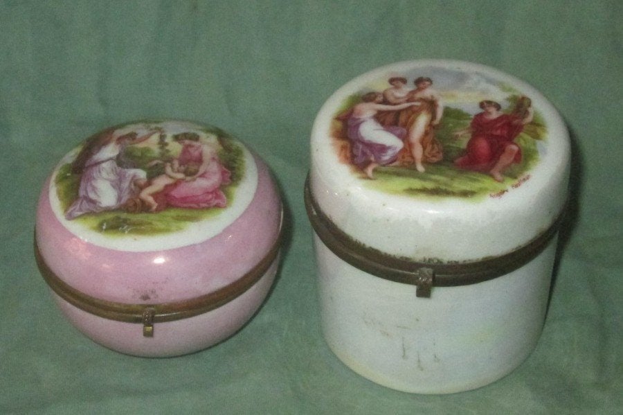 2 porseleinen doosjes met voorstelling van Angelica Kauffman, Ophalen of Verzenden