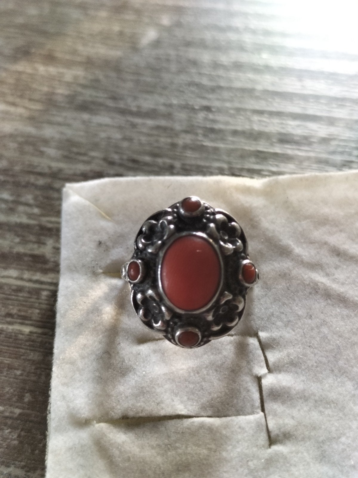 Vintage Zilveren Ring met een koraal Steen., Verzenden, Zilver, Ring, Met edelsteen