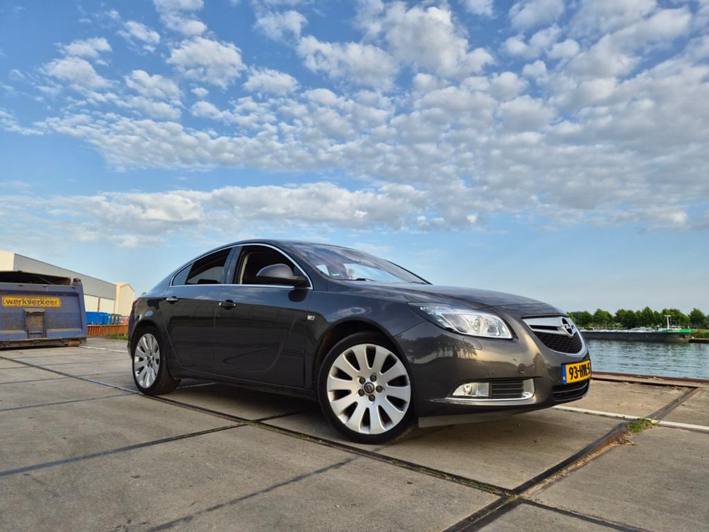 Opel Insignia 2.0 Turbo 162KW 5-DRS AUT 2009 Grijs, 1998 cc, Zwart, 4 cilinders, Leder en Stof