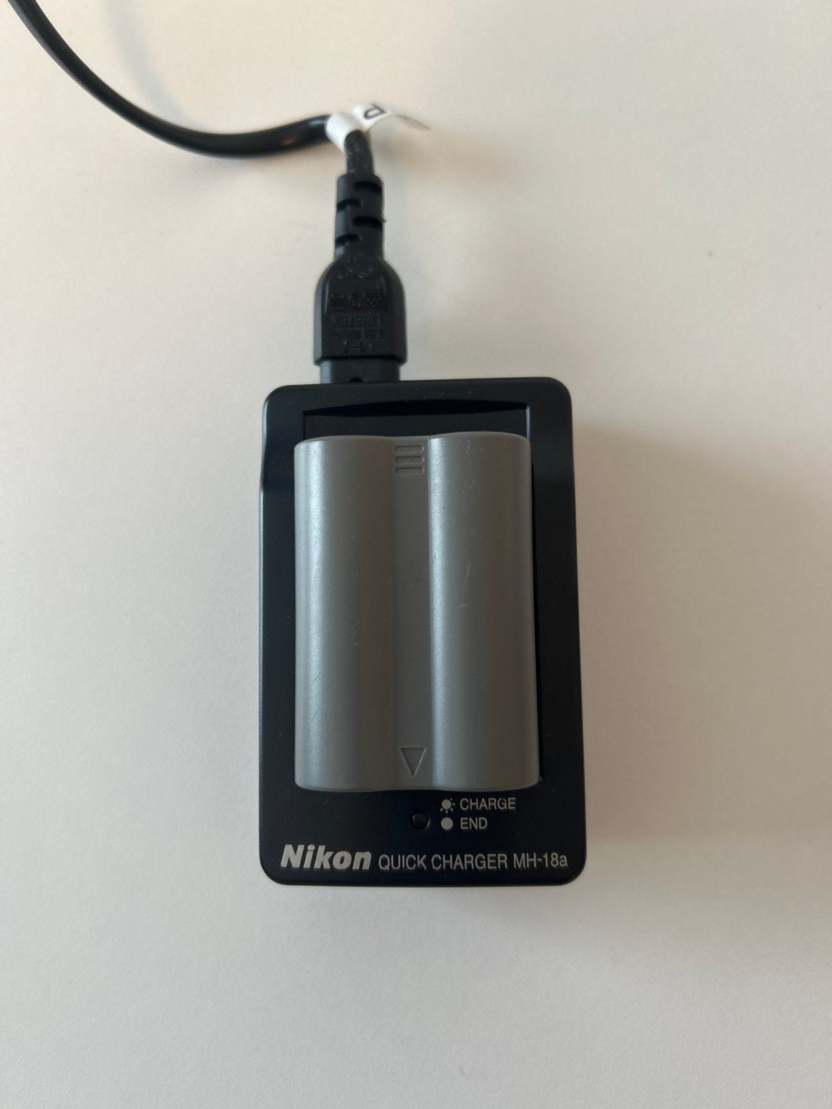 Nikon MH-18a Snellader met accu, Ophalen of Verzenden, Gebruikt