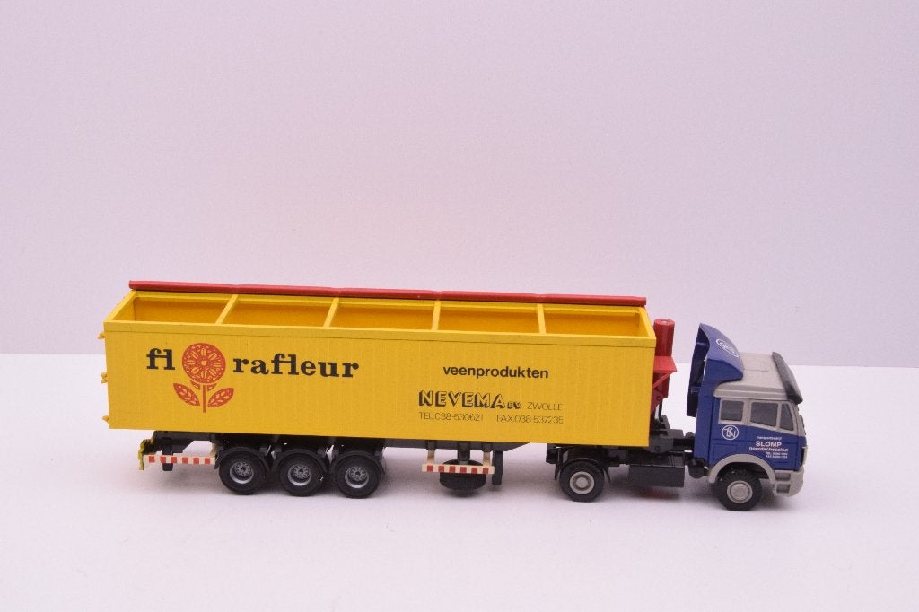 Mercedes SK   Slomp transport Noordtscheschut ''  Tekno/Lion, Hobby en Vrije tijd, Ophalen of Verzenden, Zo goed als nieuw, Bus of Vrachtwagen