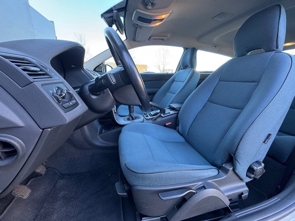 Volvo C30 1.6 Kinetic CRUISE|CLIMATE|NAVI|EL.RAMEN|NAP|APK|L, Voorwielaandrijving, 1596 cc, Gebruikt, Automatische klimaatregeling