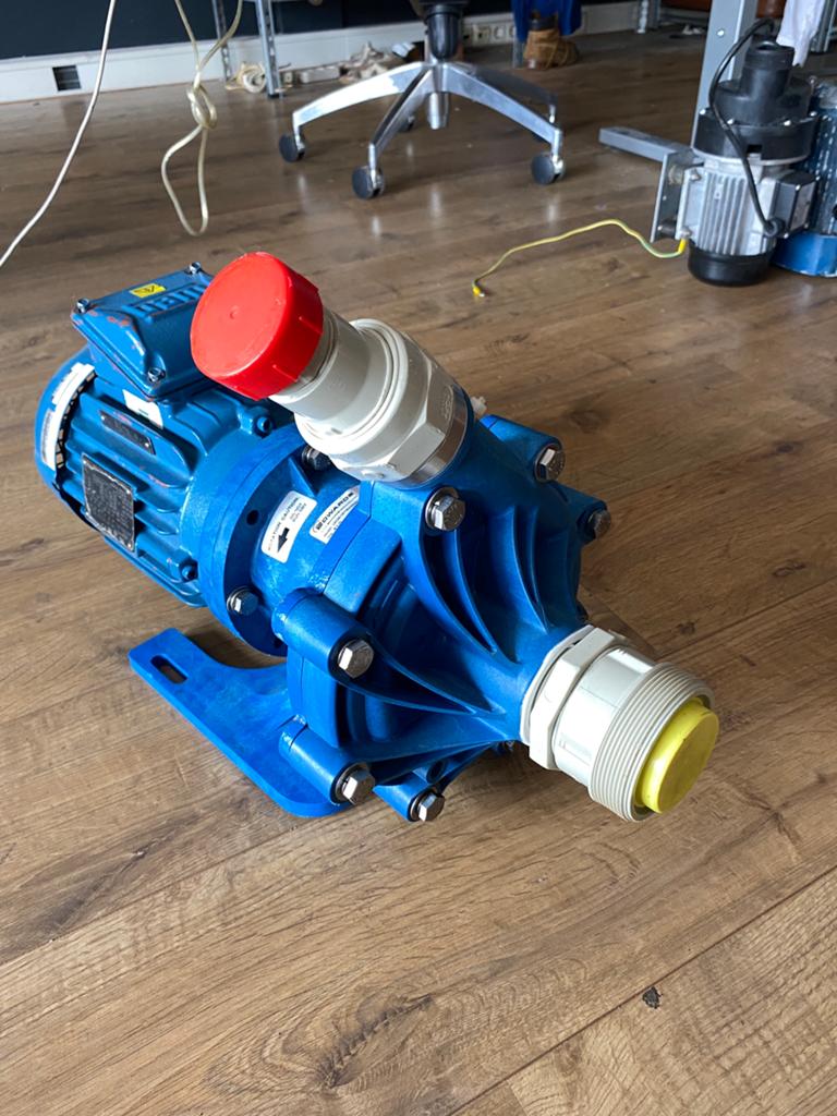 Edwards centrifugaal waterpomp met electromotor 2.2KW, Doe-het-zelf en Verbouw, Motoren, Ophalen of Verzenden, Zo goed als nieuw