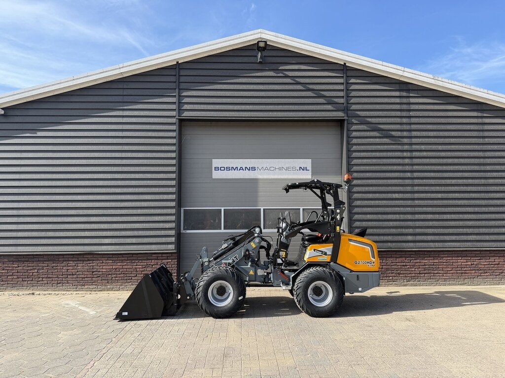 Giant G2700 X-TRA HD + minishovel prijs vriendelijk €725 L, Zakelijke goederen, Tobroco, Info@tobroco.nl, Sprendlingenstraat 57
5061 KM  Oisterwijk