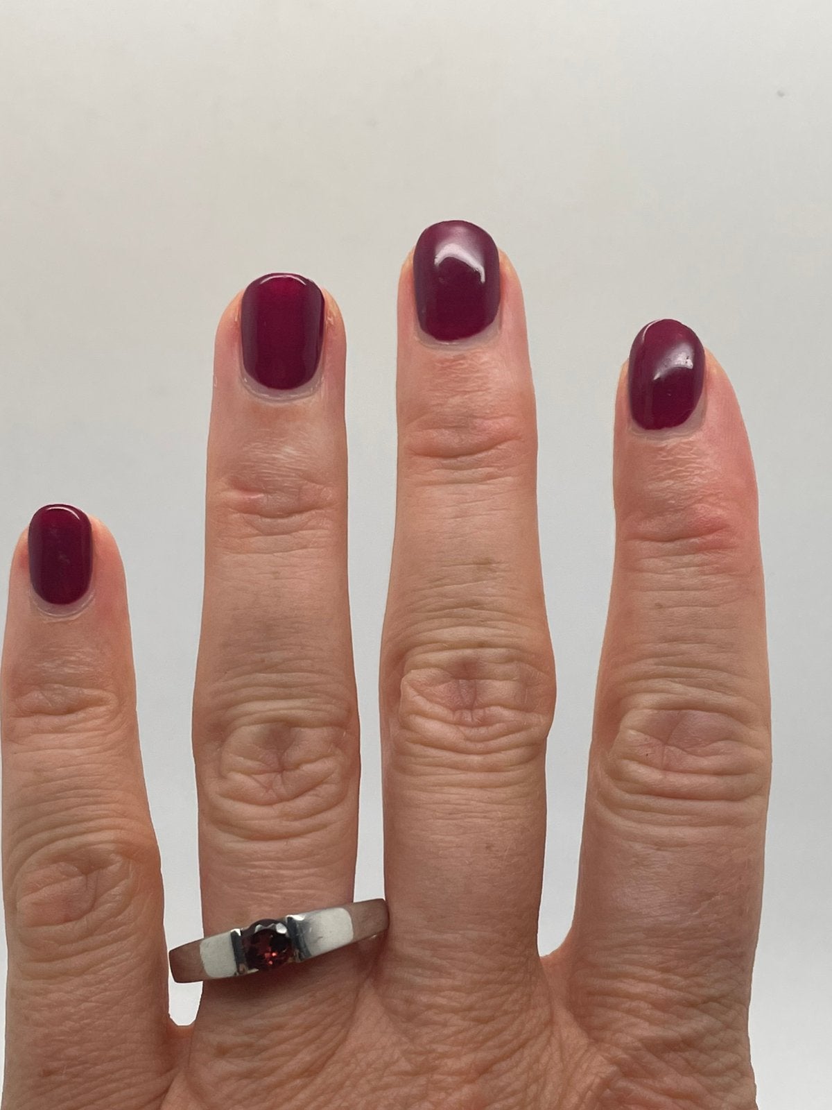 F894 Prachtige zilveren ring rode steen maat 21, Sieraden, Tassen en Uiterlijk, 20 of groter, Ophalen of Verzenden, X, Dame