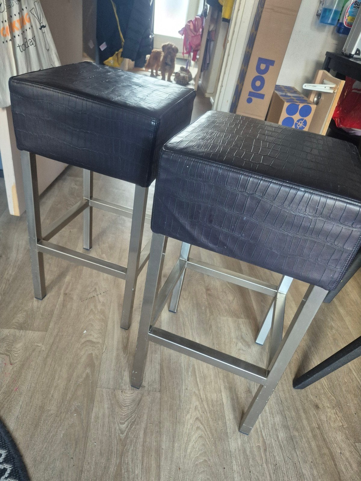 Set van 2 bar krukken met zwart leerlook zitting, Ophalen, Gebruikt, In hoogte verstelbaar, 90 cm of meer