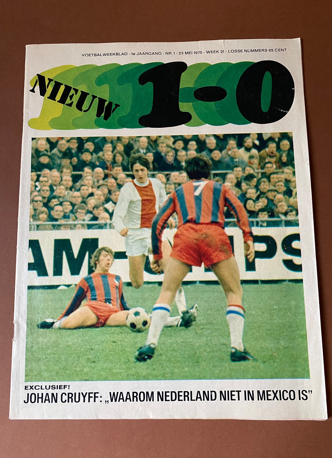 Voetbalweekblad 1-0 Eerste Jaargang, Nummer 1 (23 mei 1970), Verzamelen, Sportartikelen en Voetbal, Ophalen of Verzenden, Zo goed als nieuw