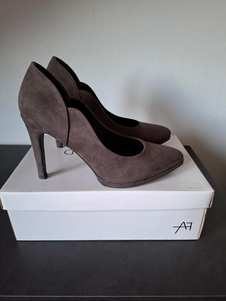 Anna Field stijlvolle bruingrijze pumps - zgan maat 39, Ophalen of Verzenden, Zo goed als nieuw, Grijs, Pumps