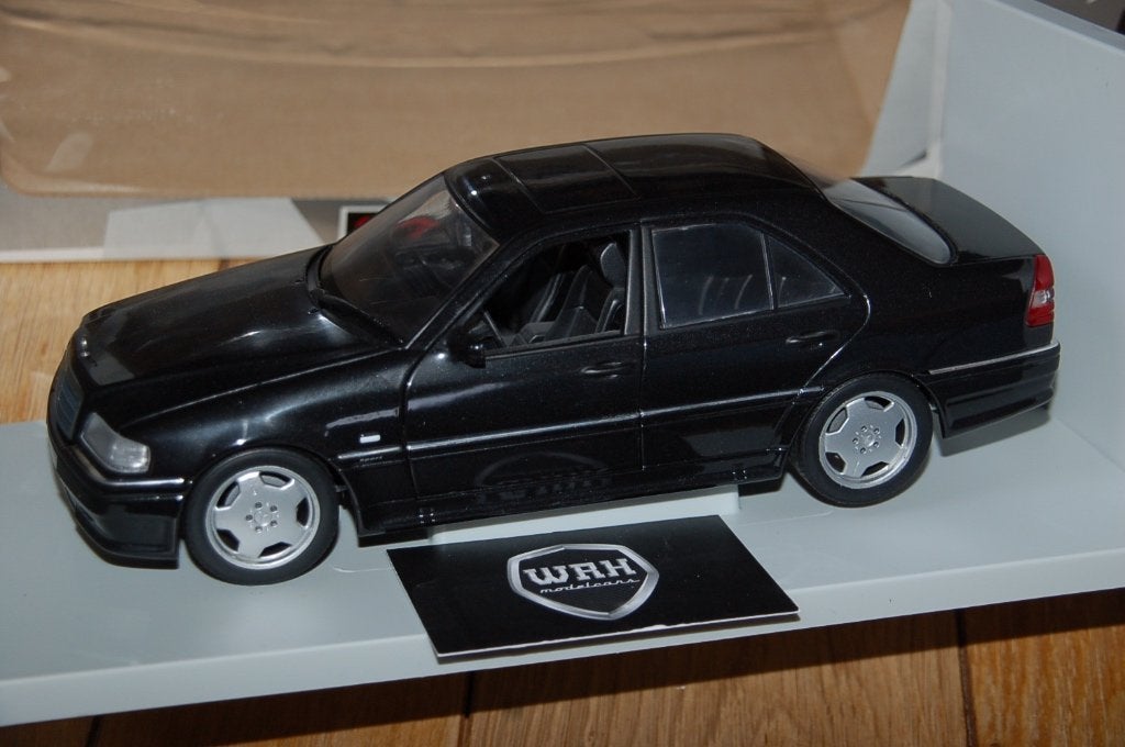 1:18 Mercedes C36 AMG black UT models WRH, Verzenden, Zo goed als nieuw, Auto, UT Models