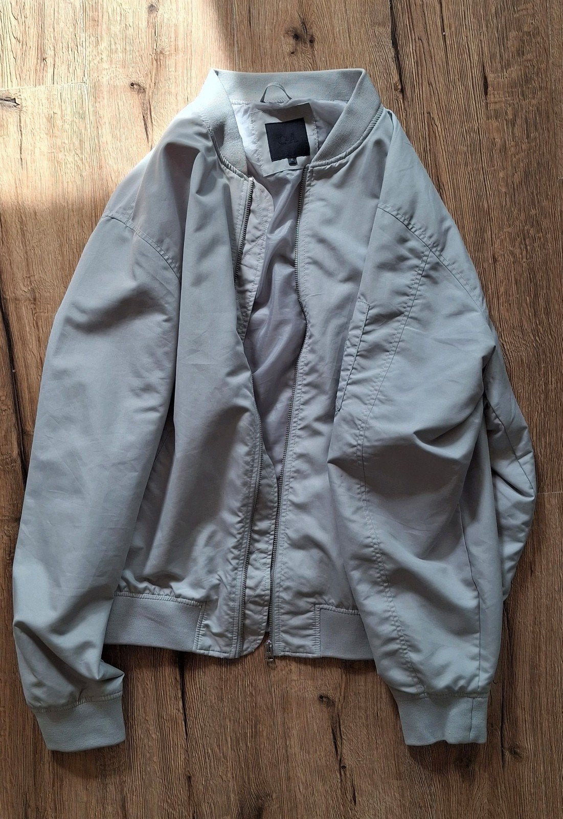 Stijlvolle lichtgrijze bomberjack, Ophalen, C & a, Maat 56/58 (XL), Zo goed als nieuw