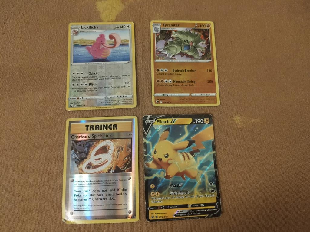 4 Pokémon kaarten, Hobby en Vrije tijd, Verzamelkaartspellen | Pokémon, Ophalen, Zo goed als nieuw, Meerdere kaarten, Foil