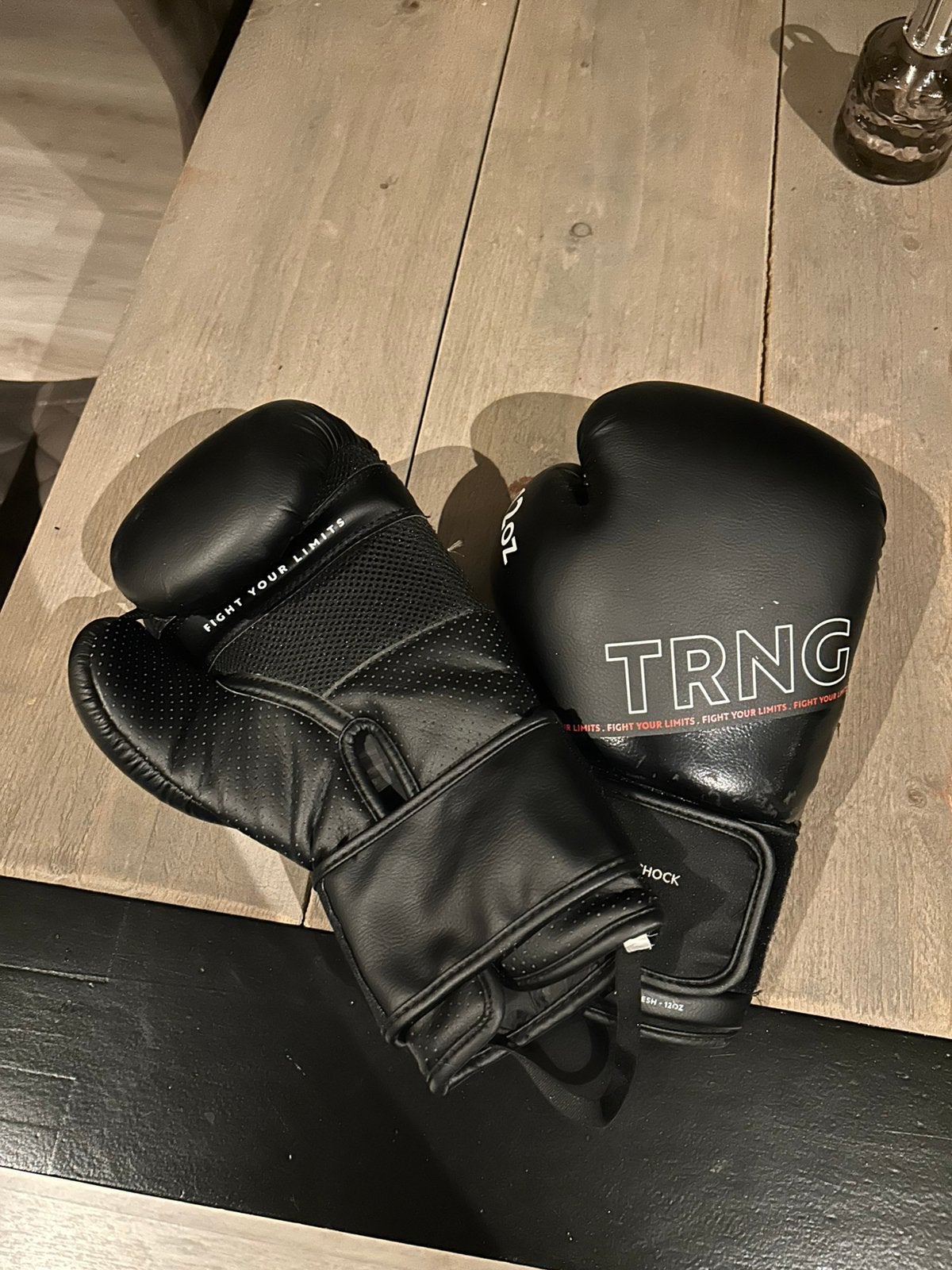 Decathlon boksing gloves, Ophalen of Verzenden, Zo goed als nieuw, Bokshandschoenen