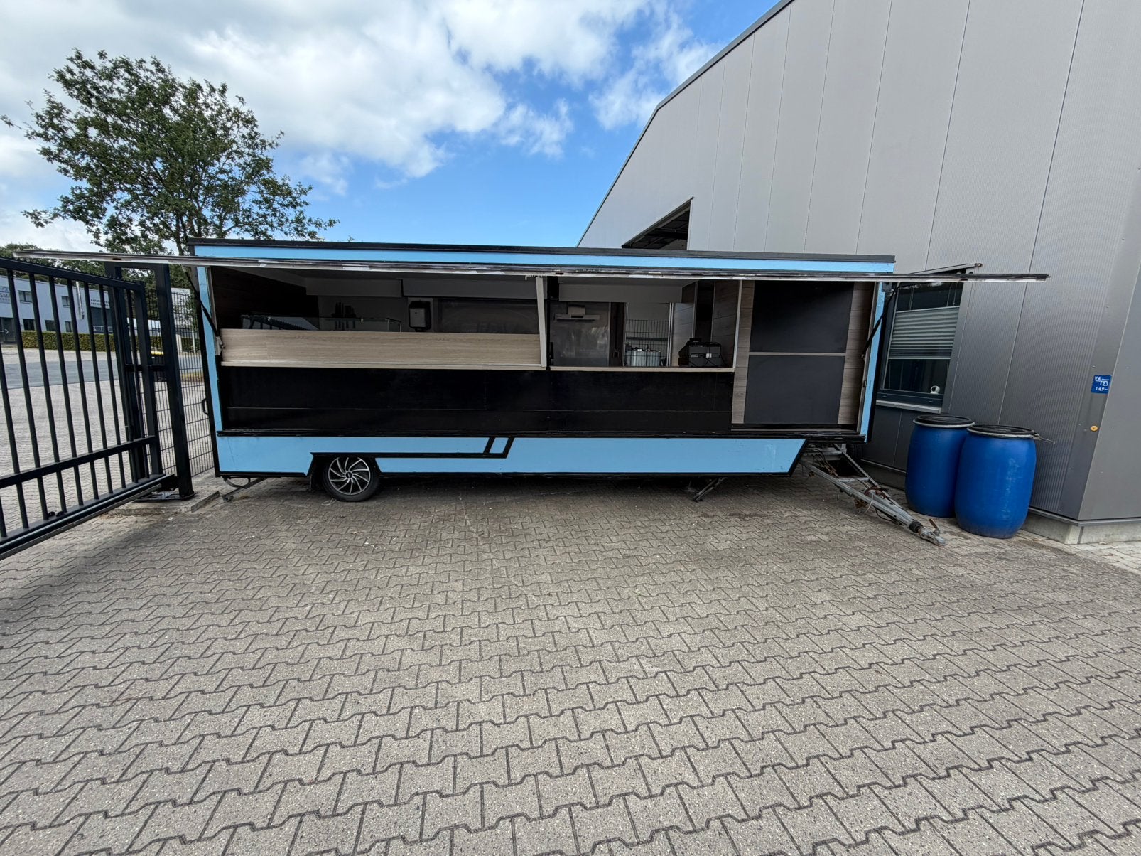 Complete snackwagen / verkoopwagen