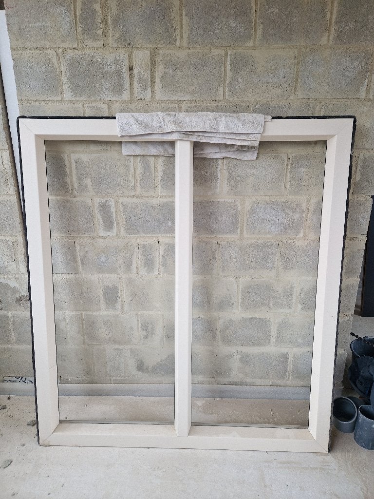 Raamkozijn inclusief ramen., Doe-het-zelf en Verbouw, Glas en Ramen, Ophalen, Gevelraam of Ruit, 120 tot 160 cm, Zo goed als nieuw