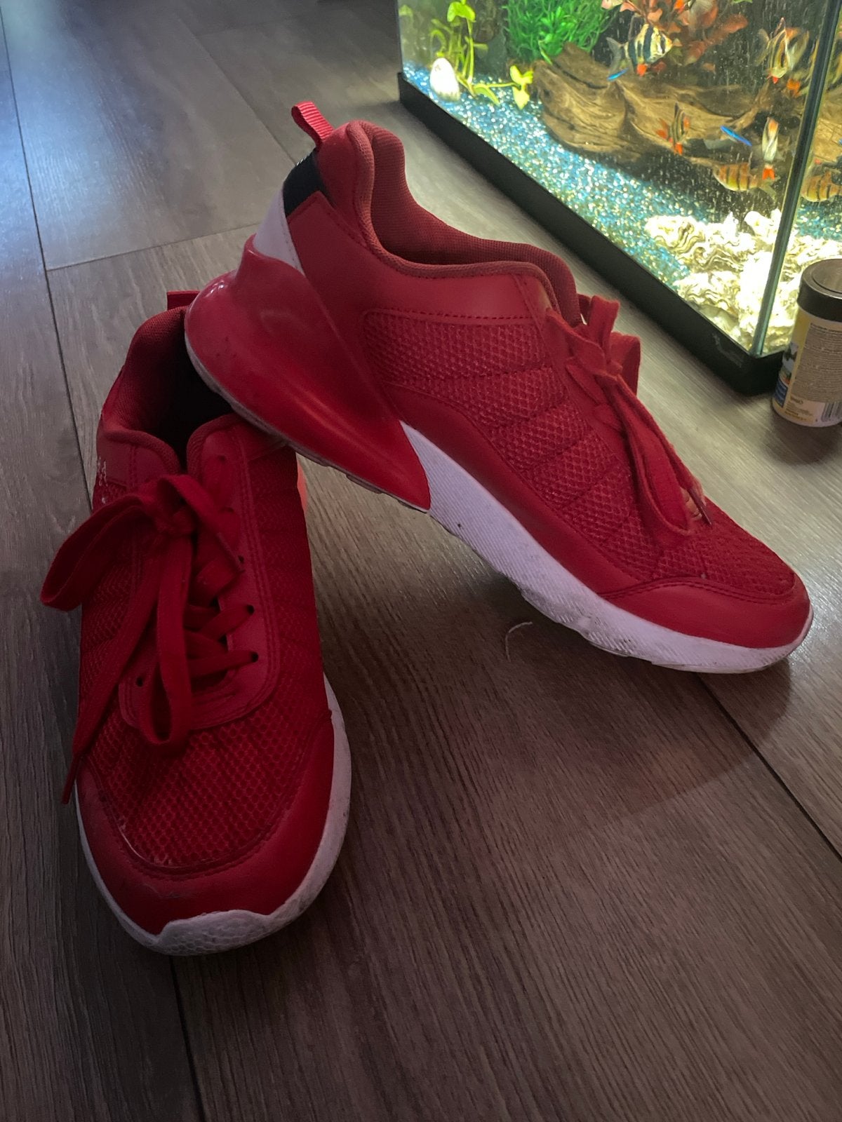 Rode DMG Sneakers Maat 42 - Zo goed als nieuw, Ophalen, Zo goed als nieuw, Sneakers of Gympen