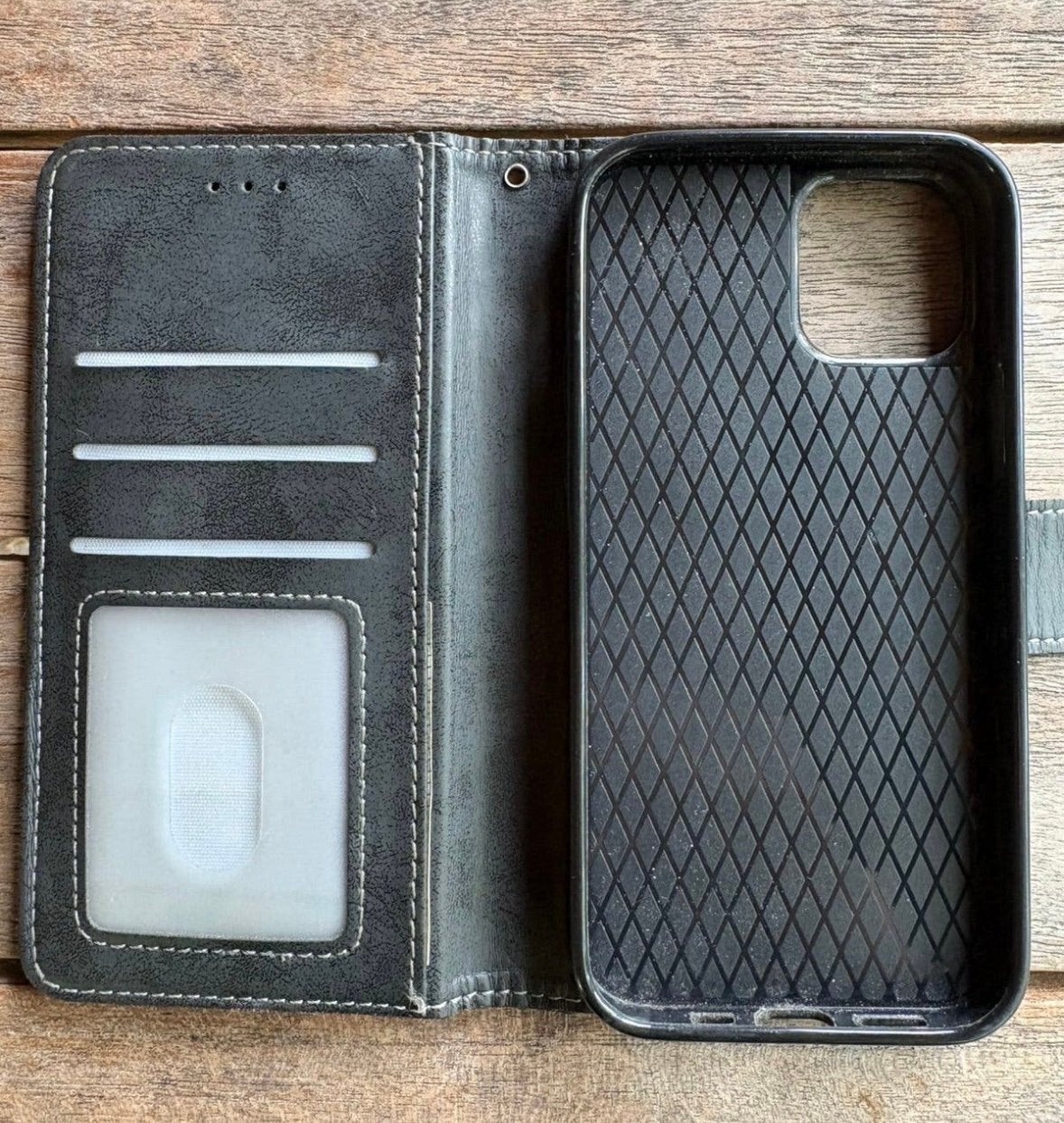 Lederen case Iphone 12 - 2 in 1 - echt leer + oplaadkabel, Ophalen of Verzenden, IPhone 12, Leer, Flipcase