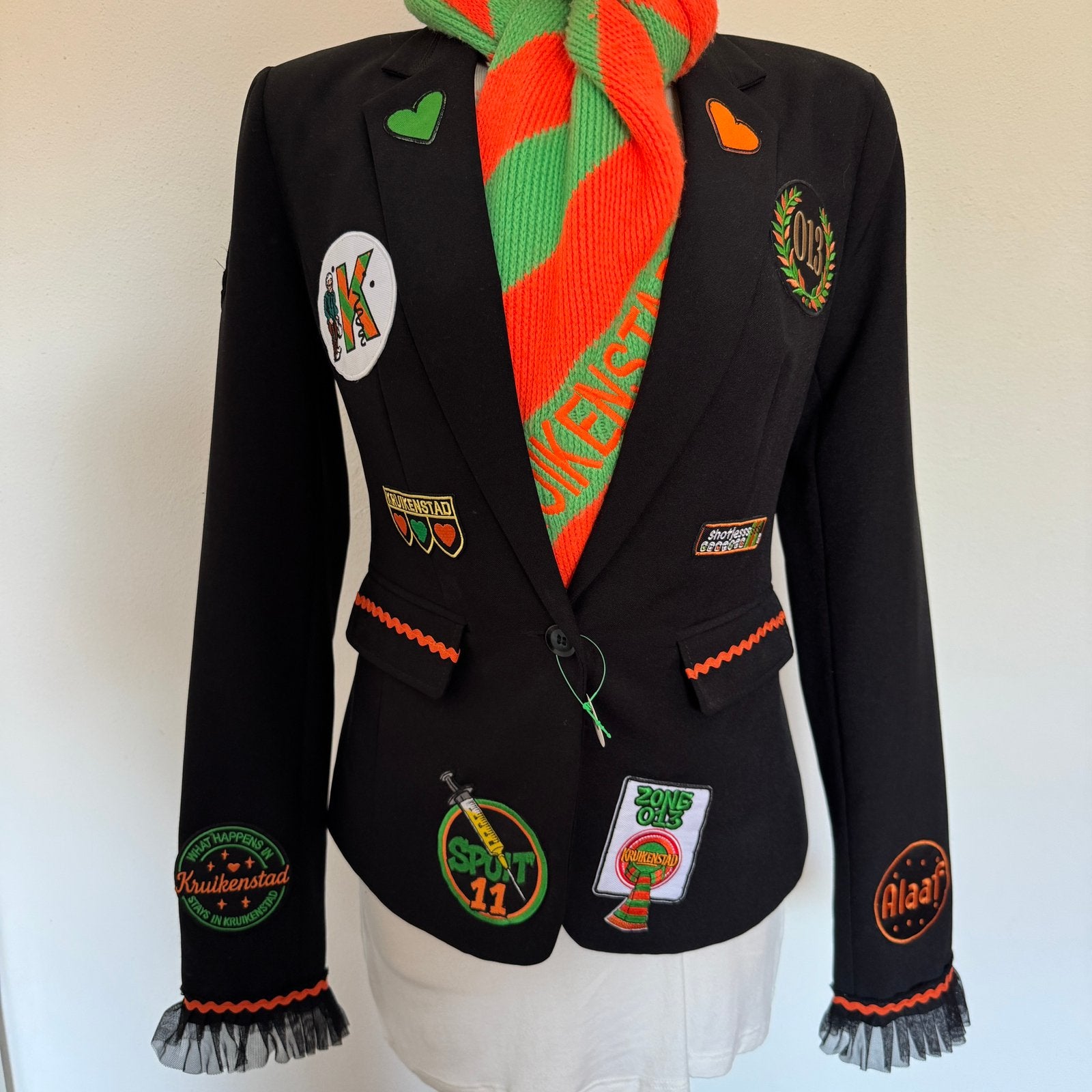 Kruikenstad jasje Carnaval jasje Tilburg, Ophalen of Verzenden, Maat 36 (S), Carnaval, Kleding