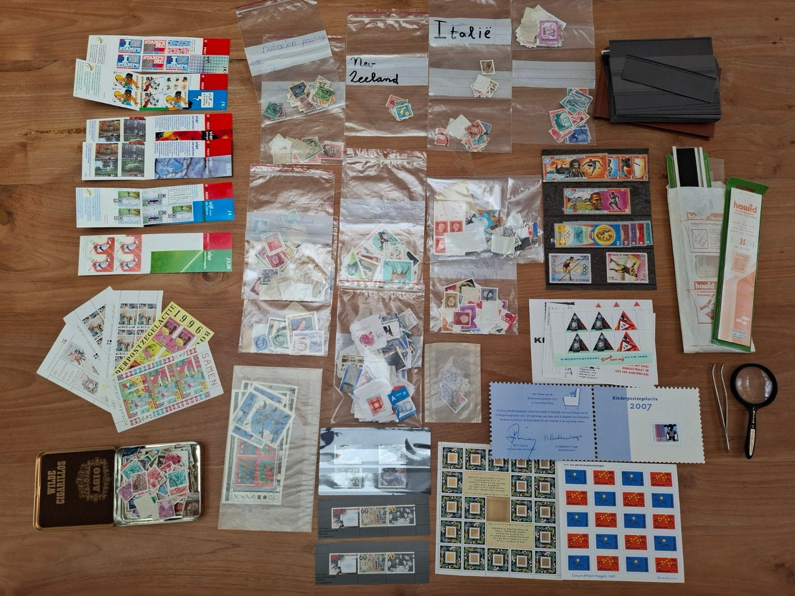 Postzegelverzameling Nederlands + buitenland, Ophalen of Verzenden