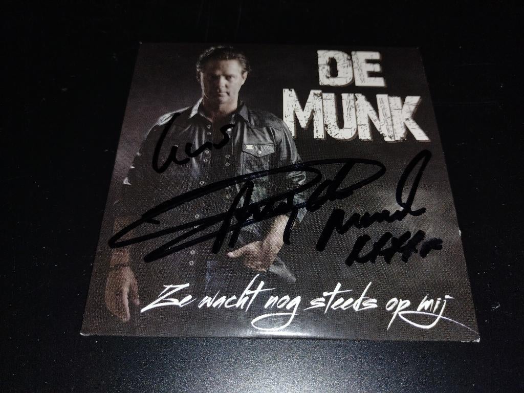 De Munk | Ze wacht nog steeds op mij (gesigneerd), Verzamelen, Ophalen of Verzenden, Zo goed als nieuw, Cd of Plaat, Gesigneerd