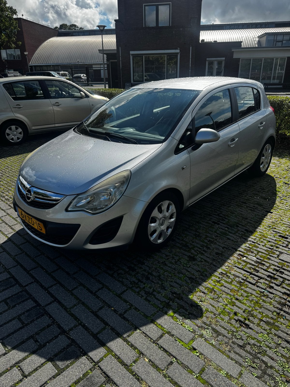 Opel Corsa 1.4 16V 5D 2011 Grijs, Voorwielaandrijving, Euro 5, 1063 kg, 4 cilinders