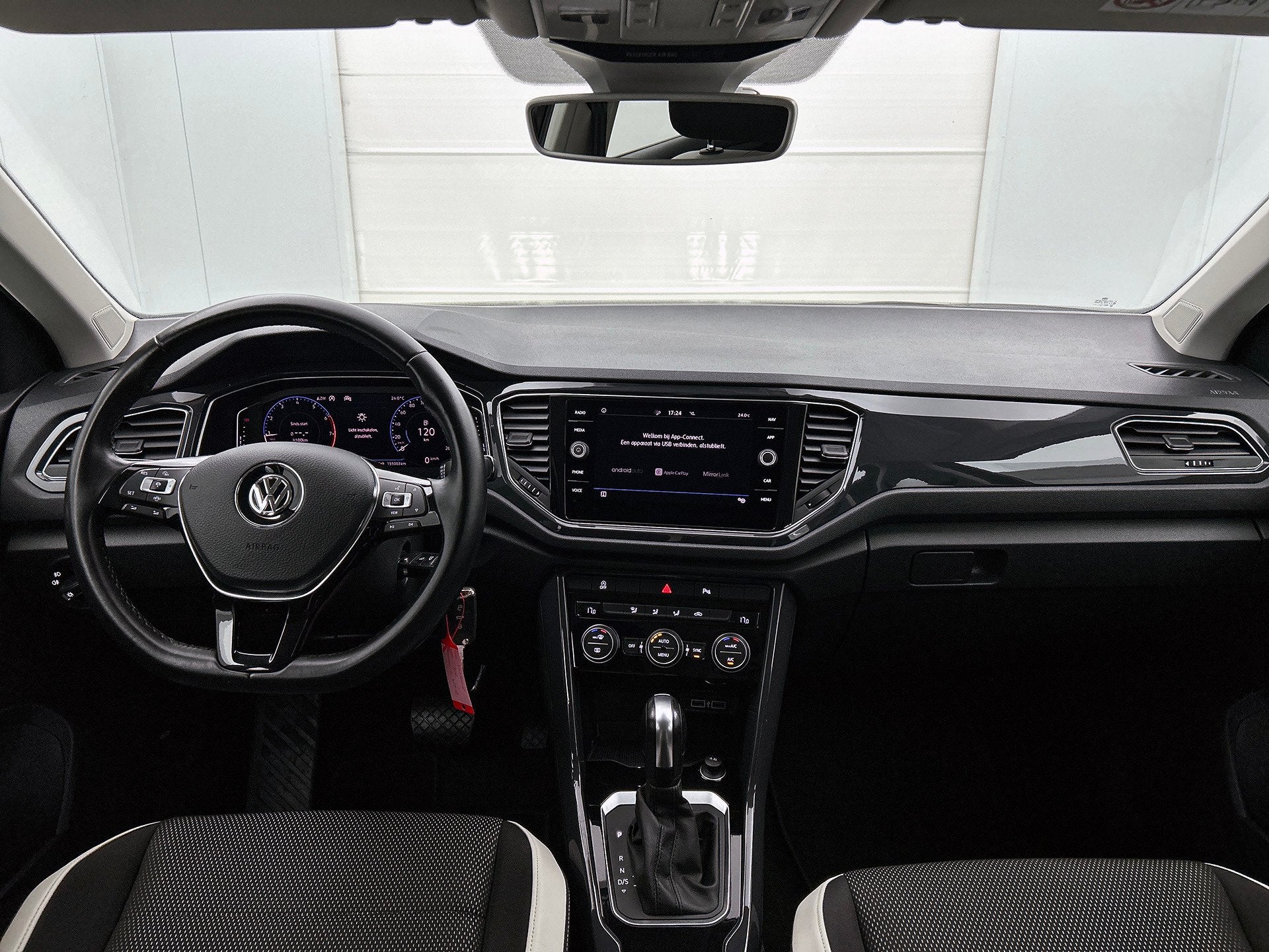 Volkswagen T-Roc 1.5 TSI Sport(NL-auto, Goed OnderH, Carplay, Auto's, Volkswagen, 4 cilinders, 150 pk, Zwart, Origineel Nederlands